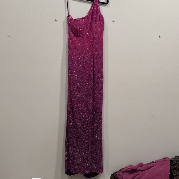 JE MATADI FUCHSIA/PURPLE PROM DRESS. SIZE: 6 - Picture 3 of 10